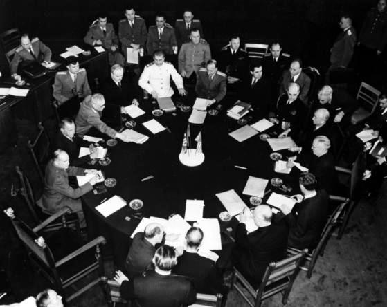 Konferenční stůl v Postupimi, 1945